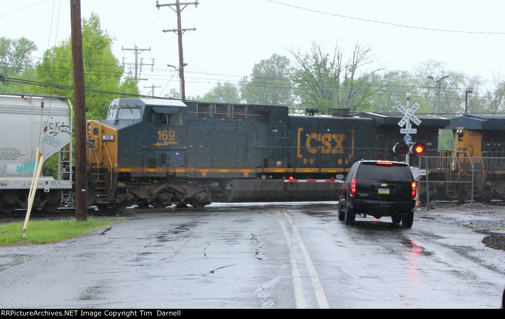 CSX 169 on M404